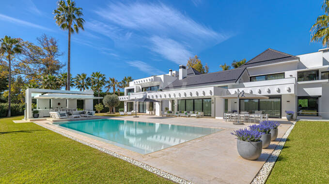 Elegant Modern Architectural Villa with Sea Views, Steps from the Beach