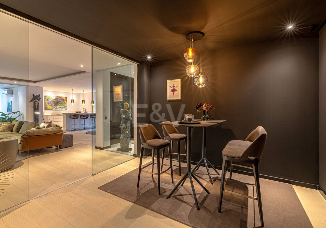 Elegante moderne Architektenvilla mit Meerblick, nur Schritte vom Strand entfernt