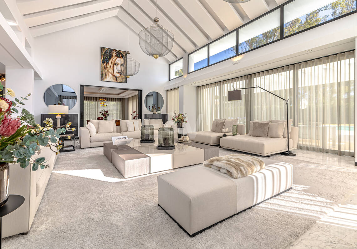 Elegante moderne Architektenvilla mit Meerblick, nur Schritte vom Strand entfernt