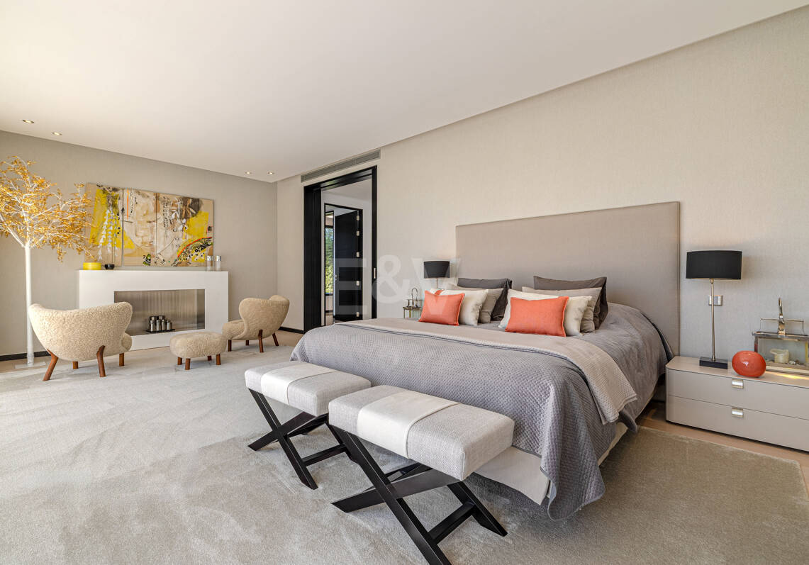 Elegante moderne Architektenvilla mit Meerblick, nur Schritte vom Strand entfernt