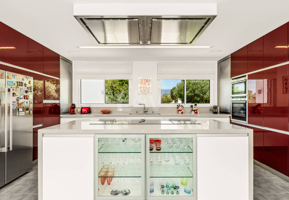 Villa till salu i El Rosario, Marbella Öst