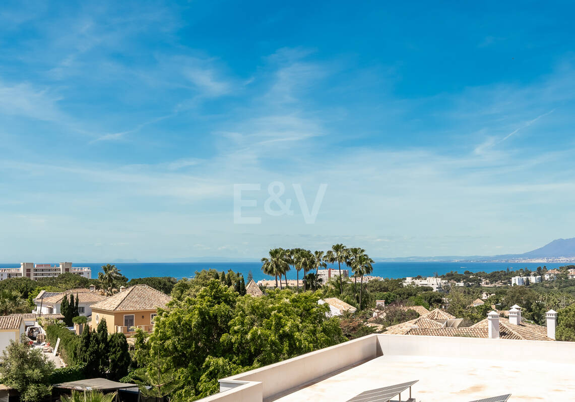 Villa contemporánea con vistas al mar y a la montaña en El Rosario