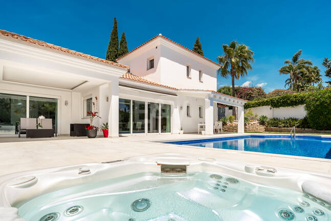 Villa till salu i El Rosario, Marbella Öst