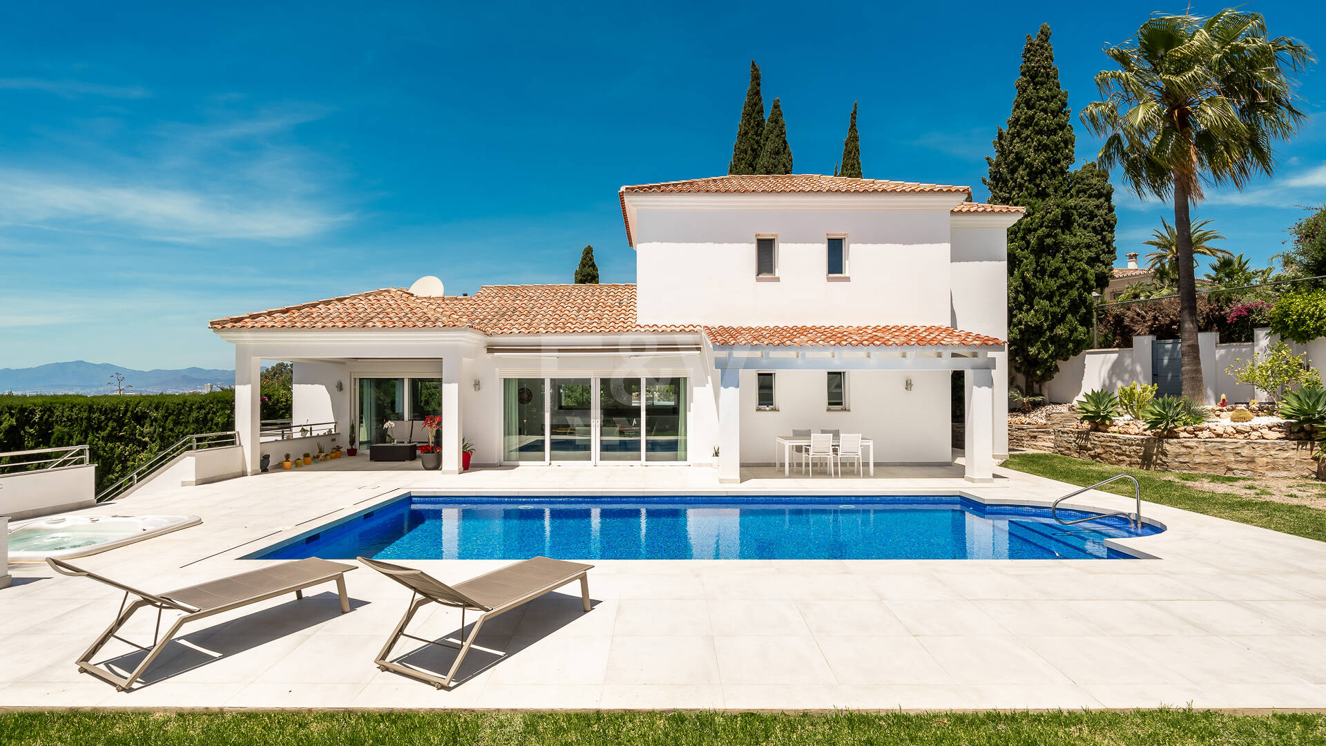 Villa till salu i El Rosario, Marbella Öst