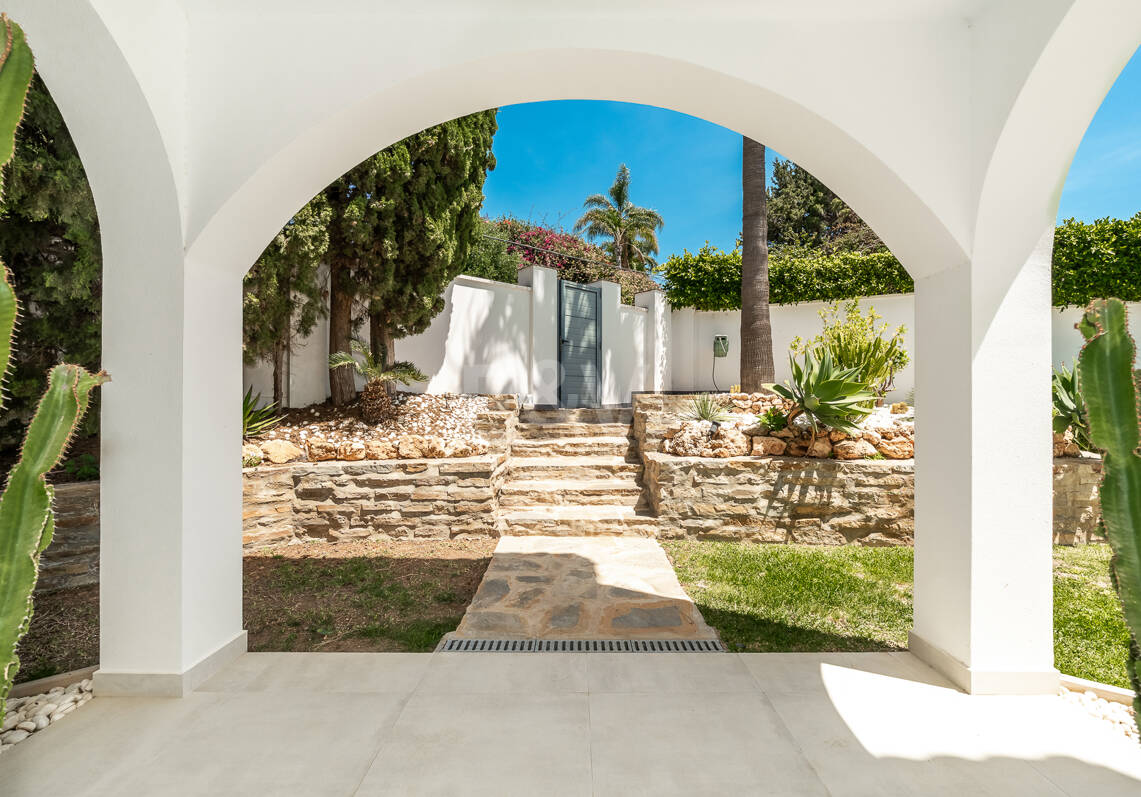 Villa contemporánea con vistas al mar y a la montaña en El Rosario