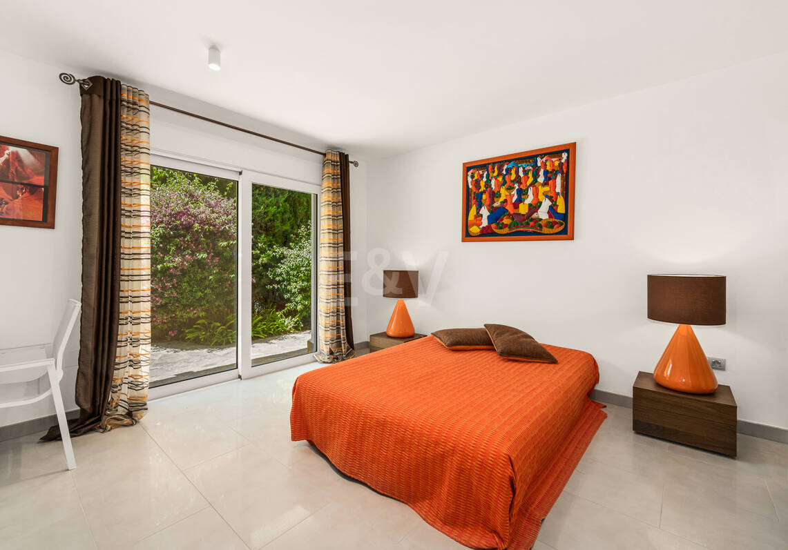 Villa contemporánea con vistas al mar y a la montaña en El Rosario