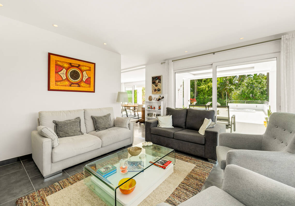 Villa contemporánea con vistas al mar y a la montaña en El Rosario