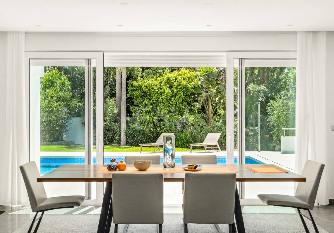 Villa contemporánea con vistas al mar y a la montaña en El Rosario