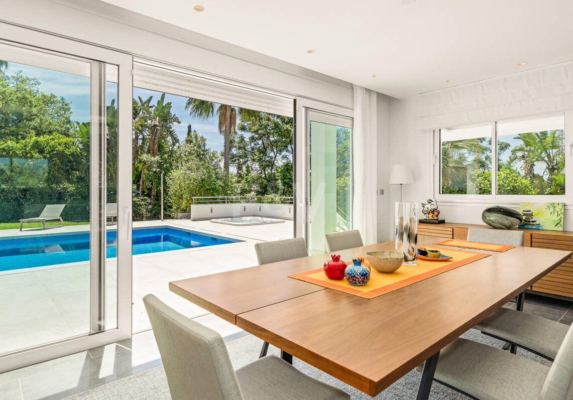 Villa contemporánea con vistas al mar y a la montaña en El Rosario