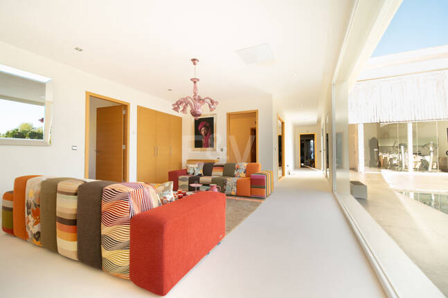 Moderne Villa nahe Golf, Annehmlichkeiten und separatem Apartment