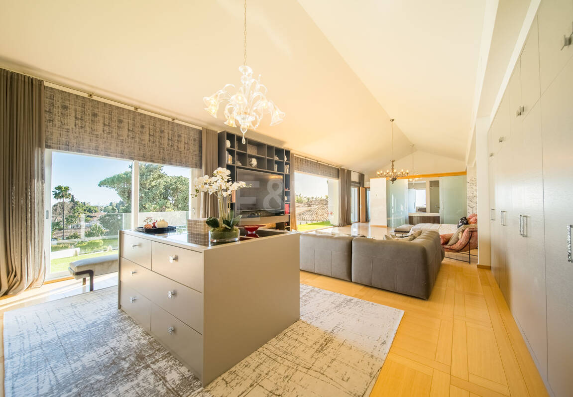 Moderne Villa nahe Golf, Annehmlichkeiten und separatem Apartment