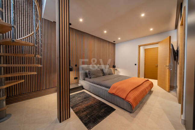 Moderne Villa nahe Golf, Annehmlichkeiten und separatem Apartment