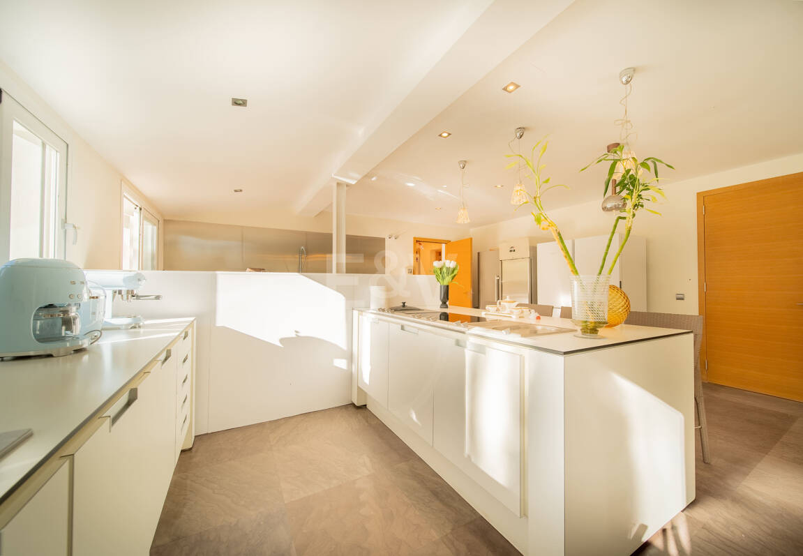 Moderne Villa nahe Golf, Annehmlichkeiten und separatem Apartment