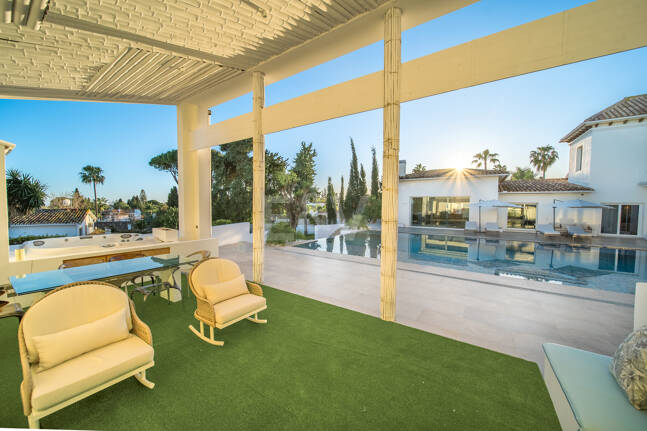 Moderne Villa nahe Golf, Annehmlichkeiten und separatem Apartment