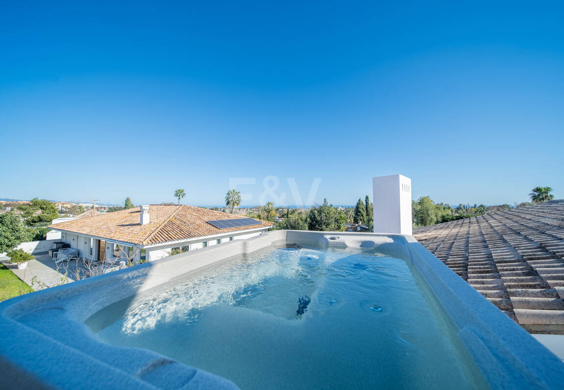 Moderne Villa nahe Golf, Annehmlichkeiten und separatem Apartment