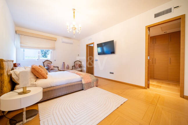 Moderne Villa nahe Golf, Annehmlichkeiten und separatem Apartment