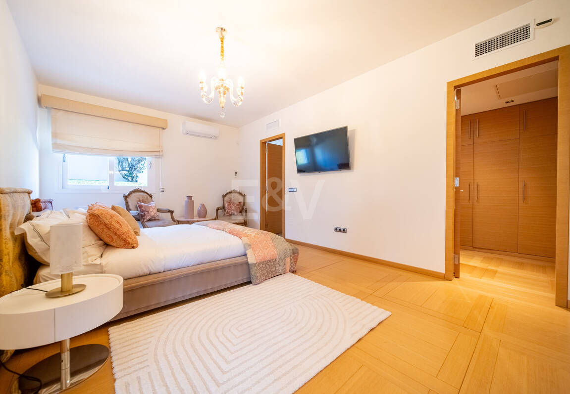 Moderne Villa nahe Golf, Annehmlichkeiten und separatem Apartment