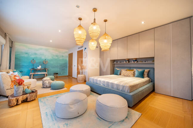 Moderne Villa nahe Golf, Annehmlichkeiten und separatem Apartment