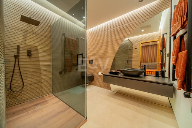 Moderne Villa nahe Golf, Annehmlichkeiten und separatem Apartment