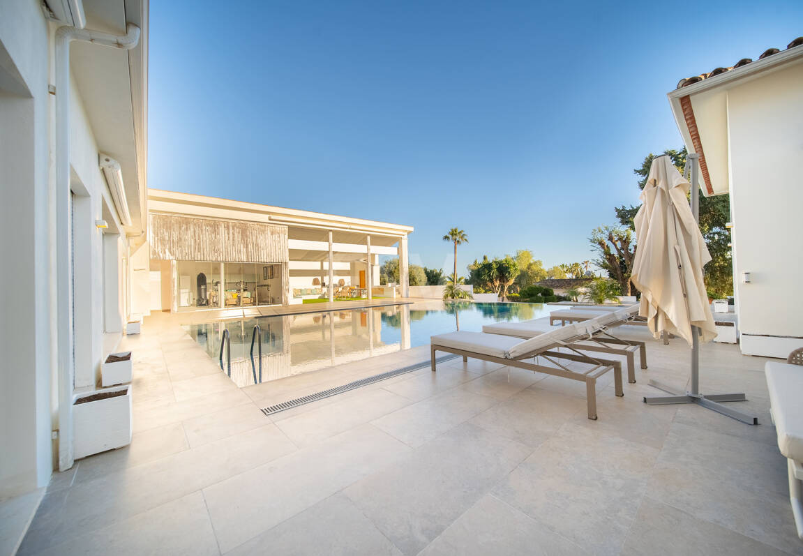 Moderne Villa nahe Golf, Annehmlichkeiten und separatem Apartment