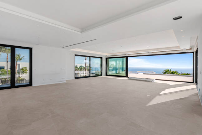 Frontline Golf Villa with Stunning Sea Views