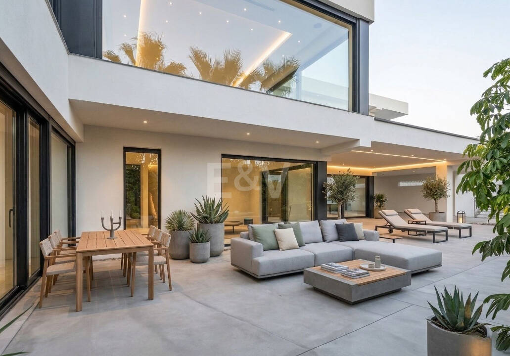 Villa en primera línea de golf con impresionantes vistas al mar