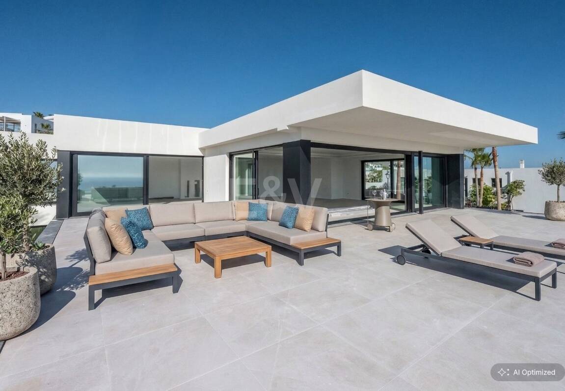 Frontline Golf Villa with Stunning Sea Views