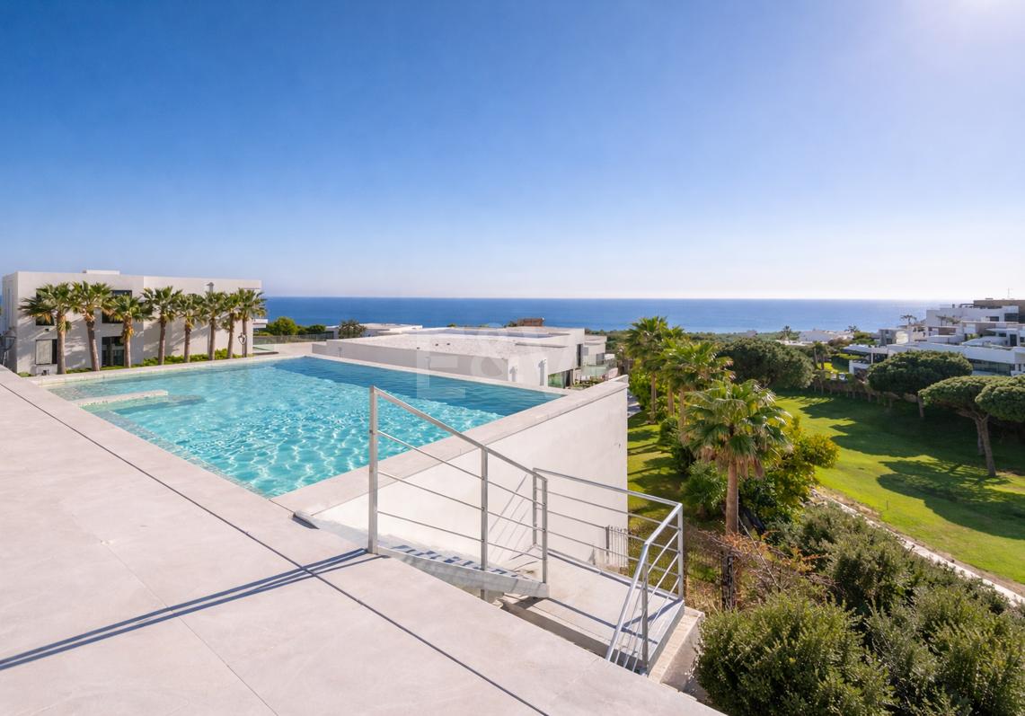 Villa en primera línea de golf con impresionantes vistas al mar