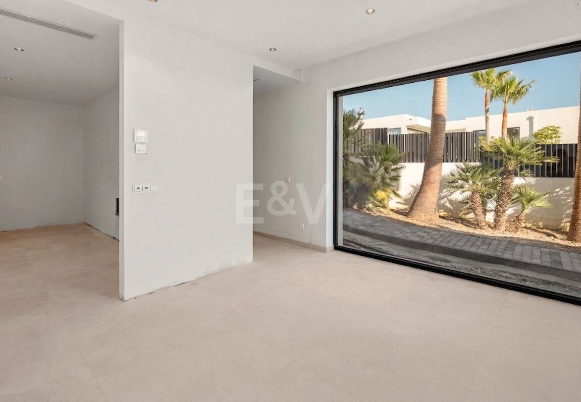 Frontline Golf Villa with Stunning Sea Views
