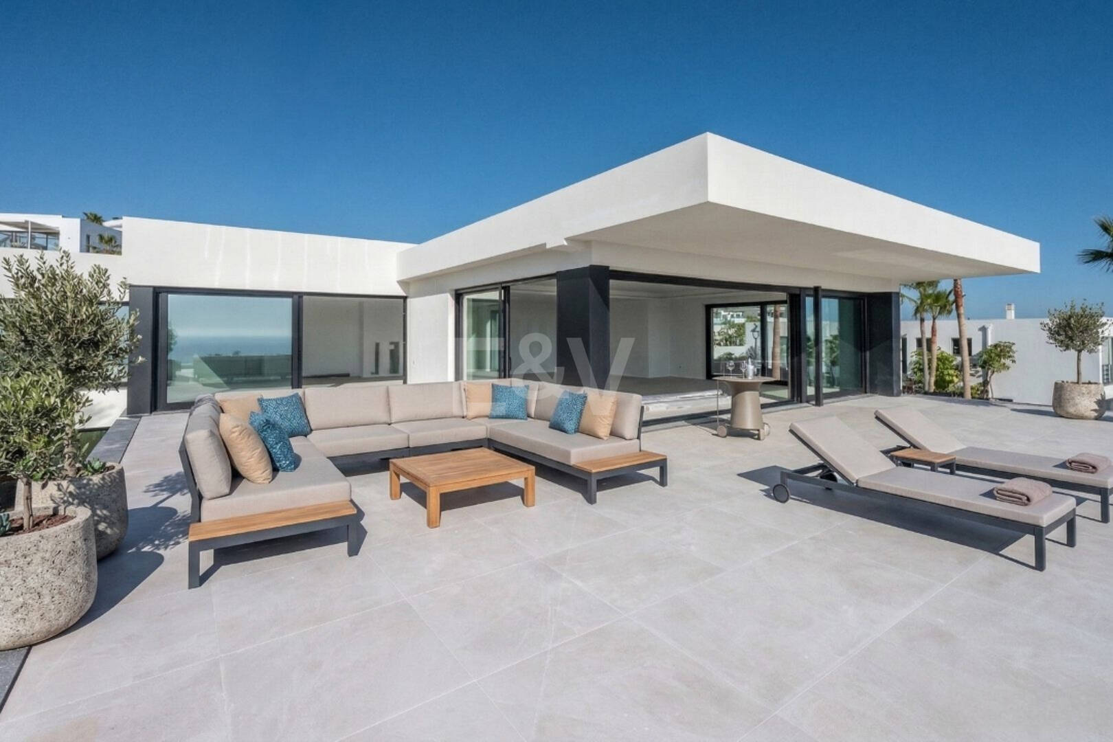 Frontline Golf Villa with Stunning Sea Views