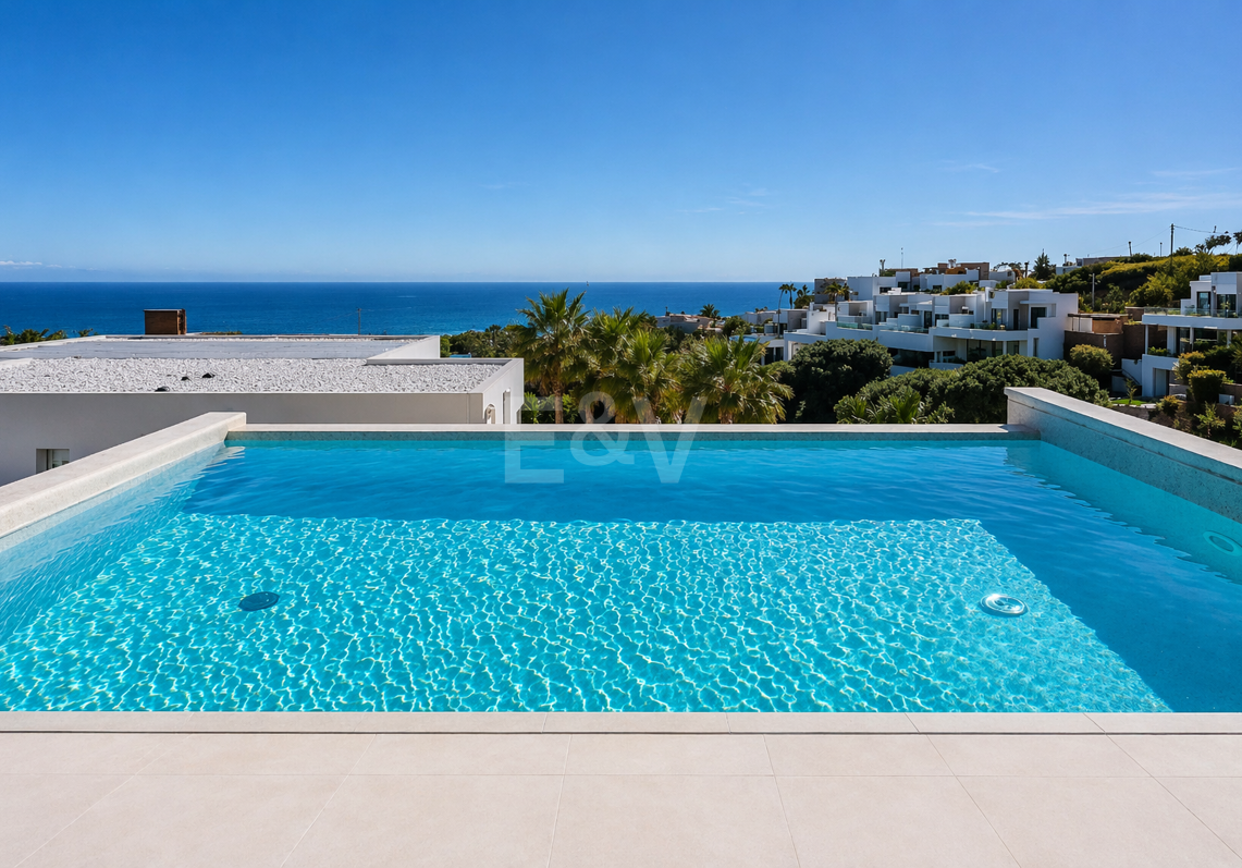 Villa en primera línea de golf con impresionantes vistas al mar