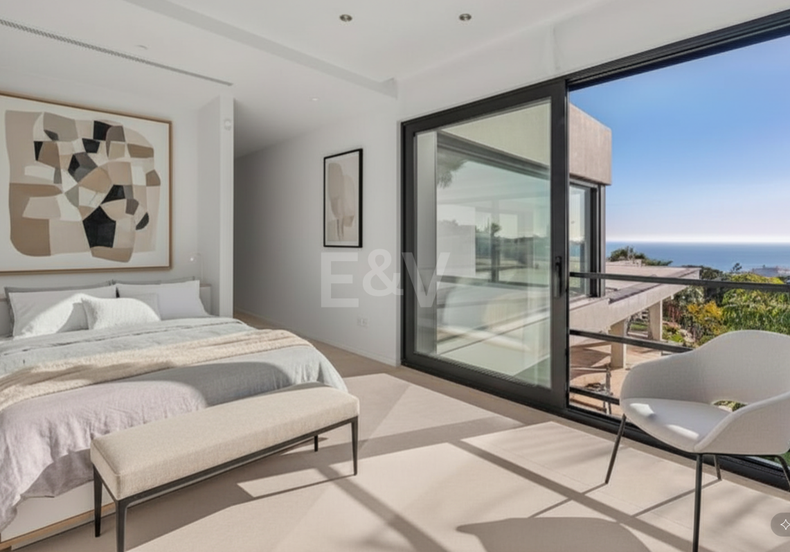 Villa en primera línea de golf con impresionantes vistas al mar