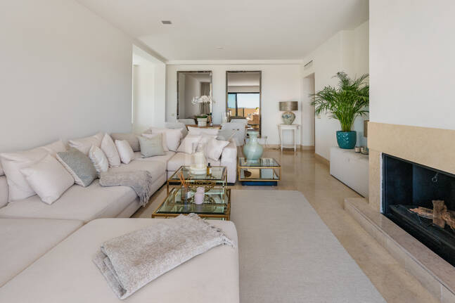 Penthouse duplex avec vue panoramique sur le golf et la mer à Capanes del Golf avec des prestations de style resort