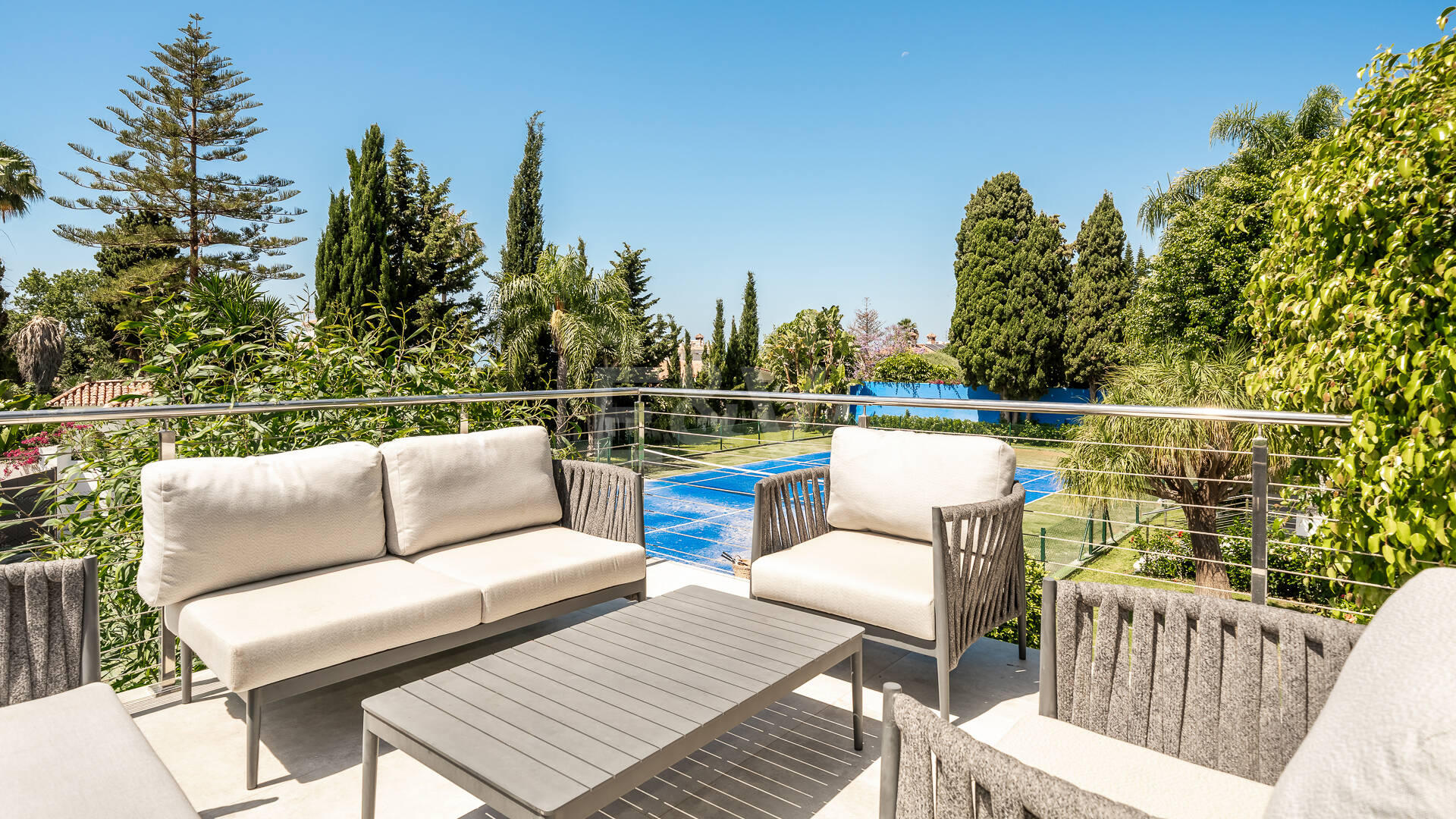 Exclusive Villa with Private Tennis Court Next to Four Seasons Resort