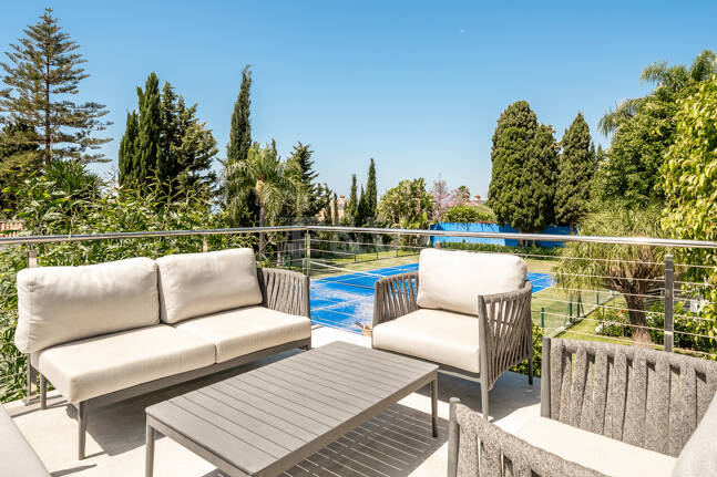 Exclusive Villa with Private Tennis Court Next to Four Seasons Resort