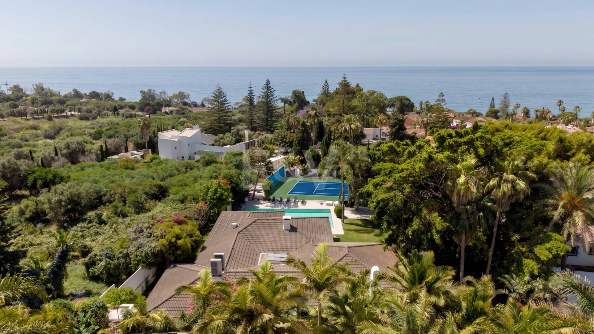 Exclusive Villa with Private Tennis Court Next to Four Seasons Resort