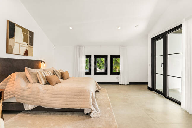Exclusive Villa with Private Tennis Court Next to Four Seasons Resort