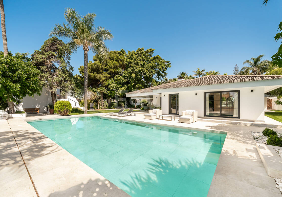 Exclusive Villa with Private Tennis Court Next to Four Seasons Resort