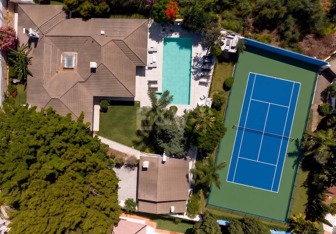 Exclusive Villa with Private Tennis Court Next to Four Seasons Resort
