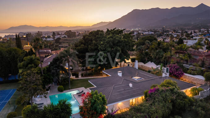 Exklusive Villa mit eigenem Tennisplatz direkt neben dem Four Seasons Resort