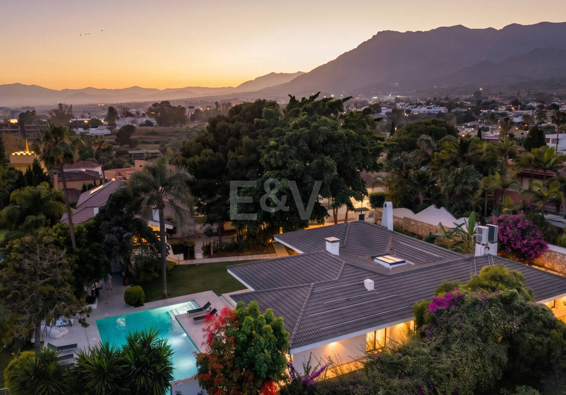 Exclusive Villa with Private Tennis Court Next to Four Seasons Resort