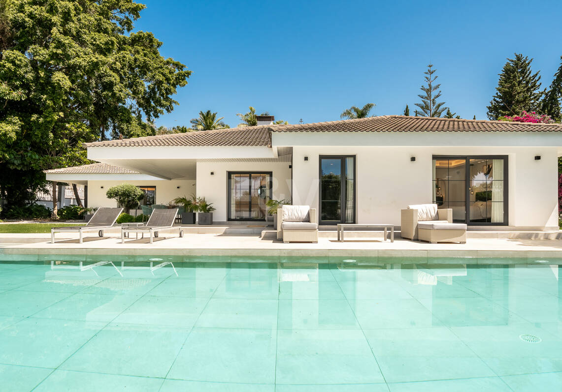 Exclusive Villa with Private Tennis Court Next to Four Seasons Resort