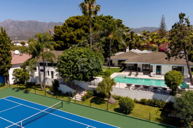 Exclusive Villa with Private Tennis Court Next to Four Seasons Resort