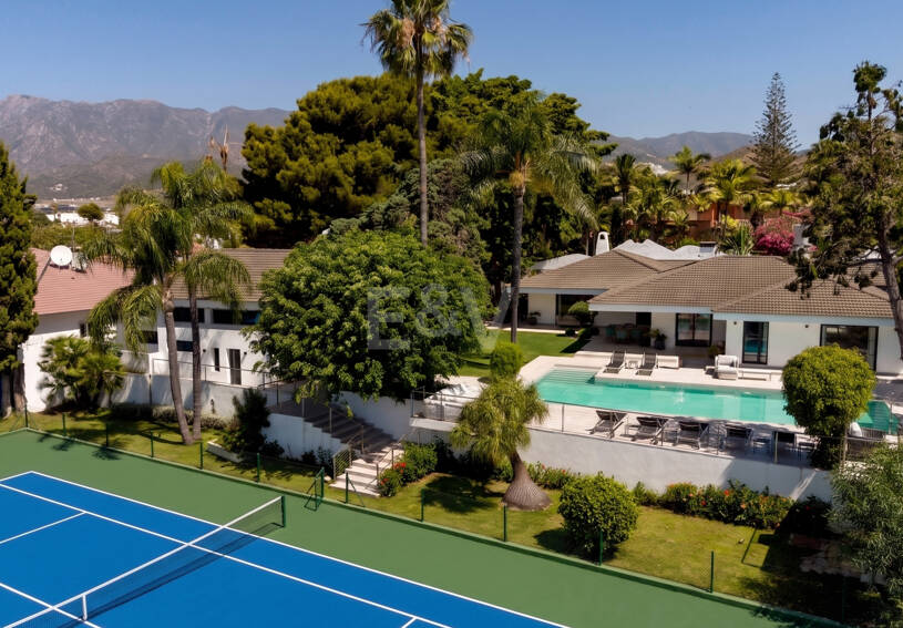 Exclusive Villa with Private Tennis Court Next to Four Seasons Resort