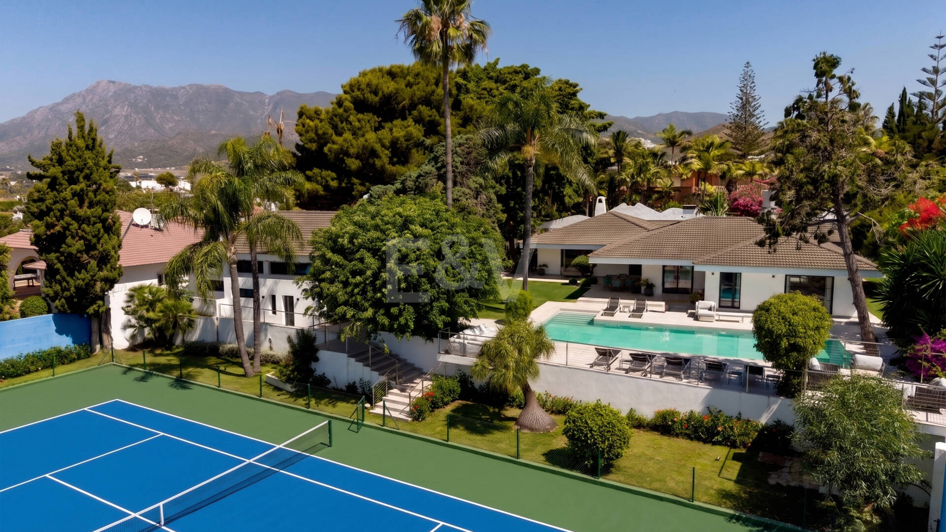 Exclusive Villa with Private Tennis Court Next to Four Seasons Resort