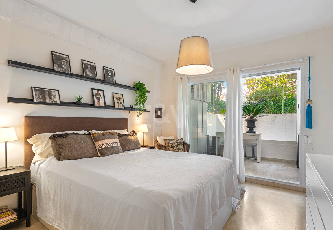 Ground Floor Apartment with Private Patio and Walking Distance to the Beach