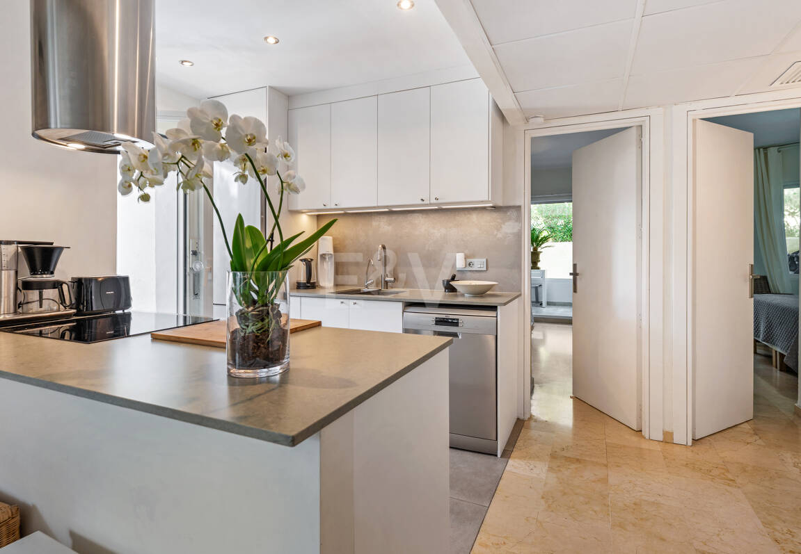 Ground Floor Apartment with Private Patio and Walking Distance to the Beach