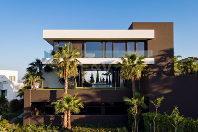 Villa de luxe moderne avec vue panoramique sur la mer à El Herrojo Alto