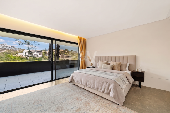 Villa de luxe moderne avec vue panoramique sur la mer à El Herrojo Alto