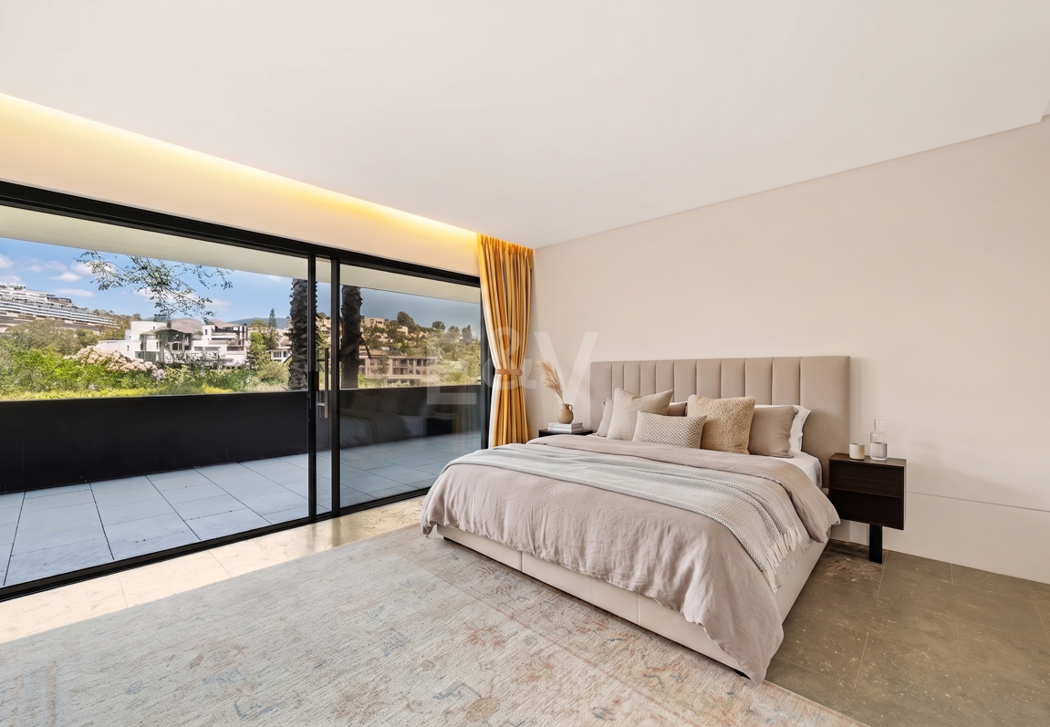 Villa de luxe moderne avec vue panoramique sur la mer à El Herrojo Alto